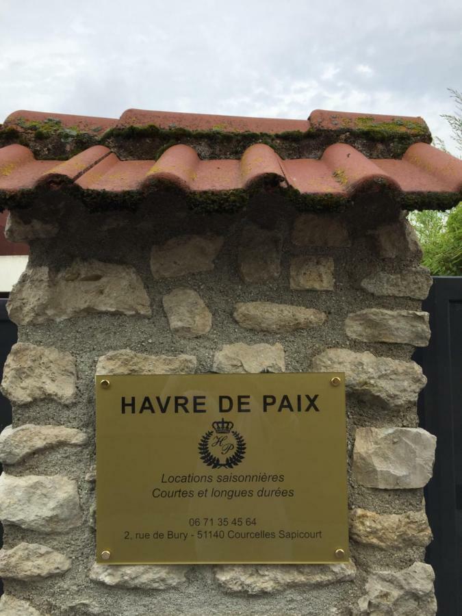 Un Havre De Paix Lägenhet Courcelles-Sapicourt Exteriör bild